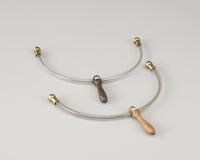 FK 0523 1-2
<br/>
Lichtgevende ontladers
<br/>
<em>Edward Nairne</em>